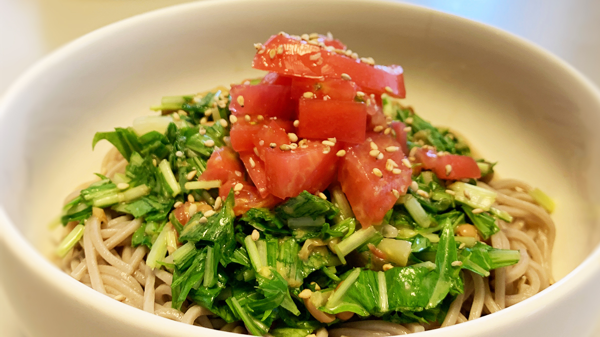 トマトと水菜と納豆と 簡単サラダそば まゆげごはん でろかる