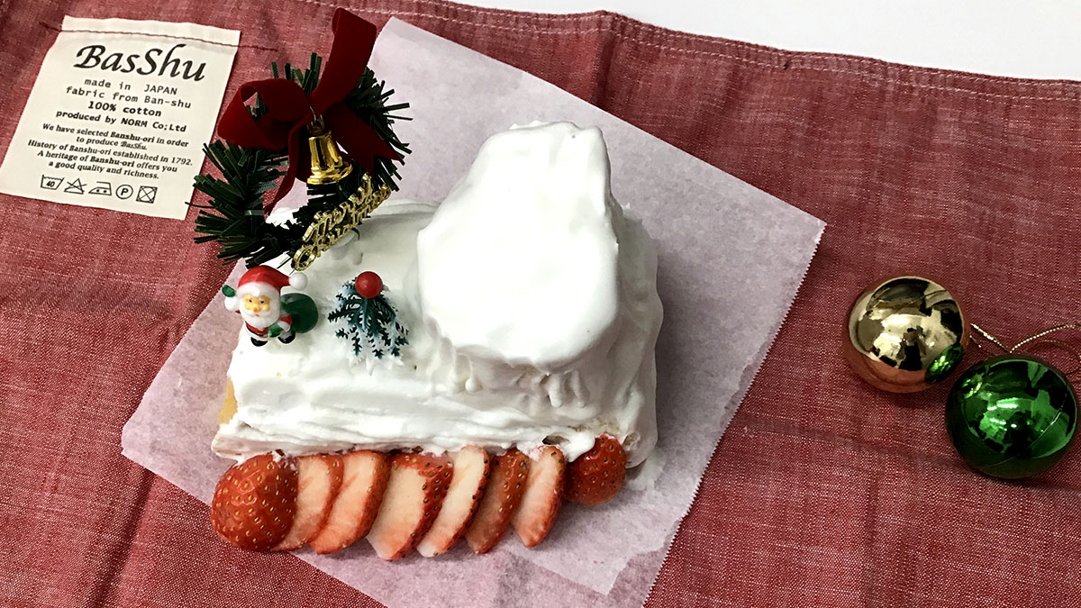 クリスマスデザート くるくるブッシュドノエル 完了期離乳食レシピ でろかる