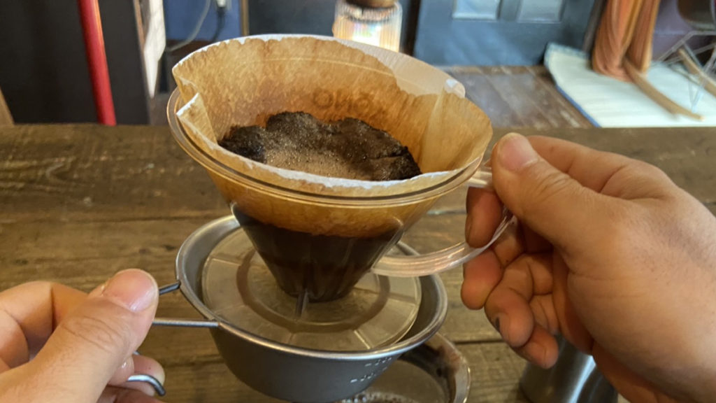 珈琲の淹れ方_サーバーから外す